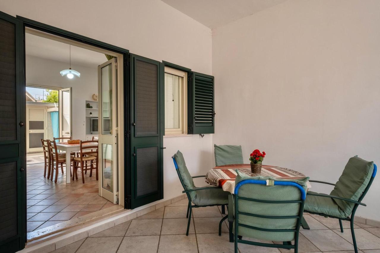 Casa Vacanze Kalocéri Torre dell'Orso Esterno foto